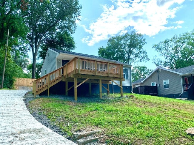 Photo - 714 Woodlawn Dr