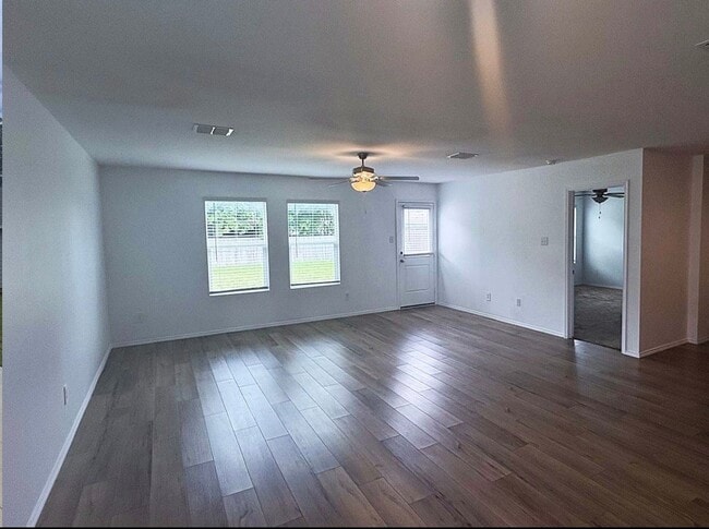 Photo - 1320 Haymarket Rd