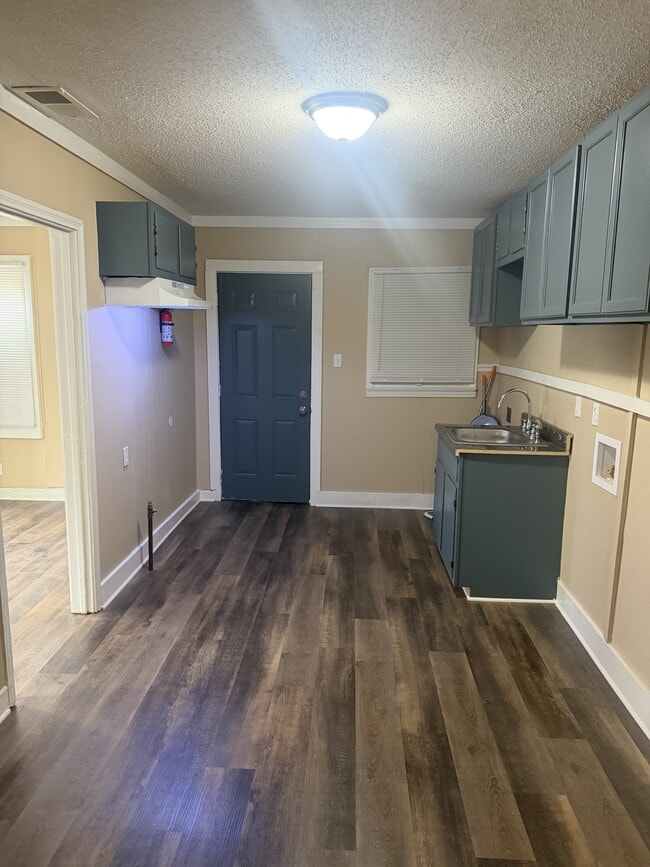 Photo - 1461 Wilson St