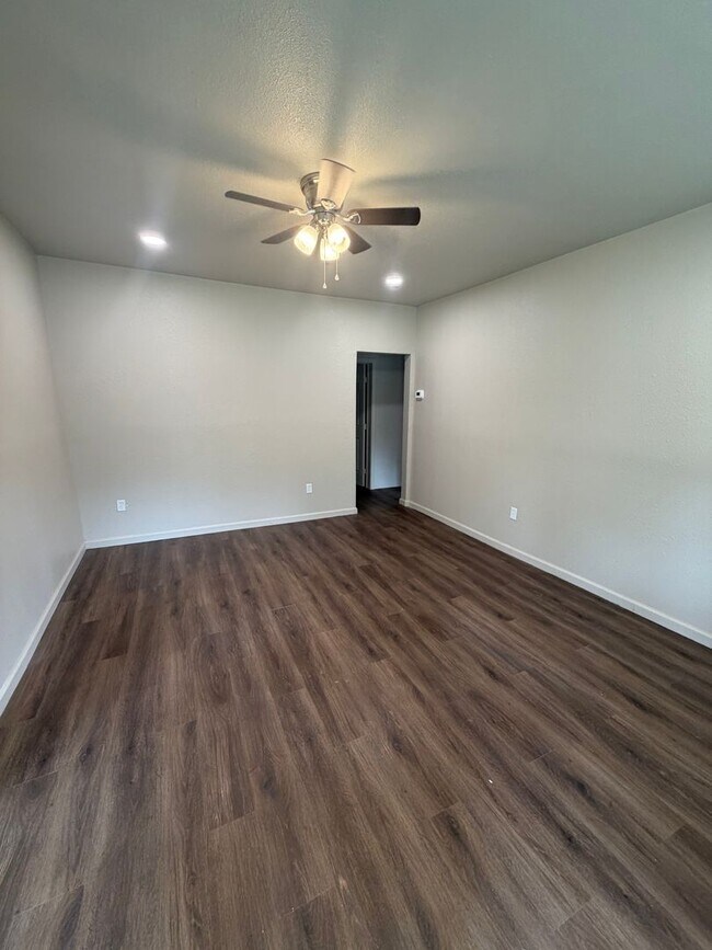 Photo - 3 Bedroom 1 Bath Home for RENT