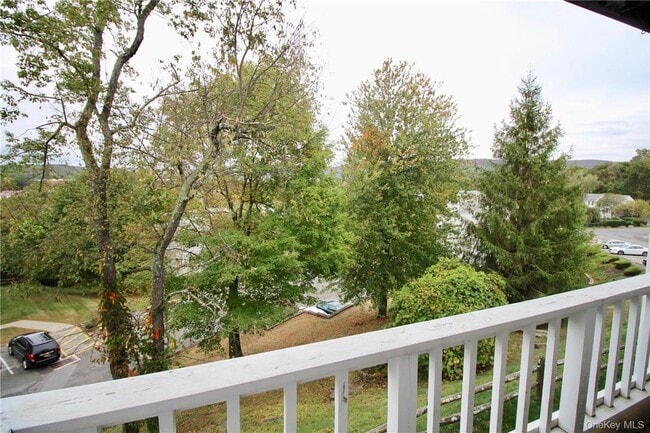 Photo - 25 Lexington Hills Rd Unit 10
