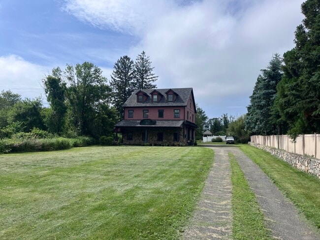 Photo - 8 Sunnyview Dr