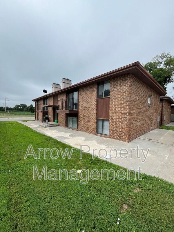 Building Photo - 3624 Huntington Ave Unit 2 Rental
