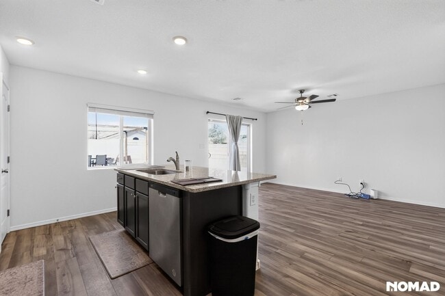 Photo - 985 Berman St SW