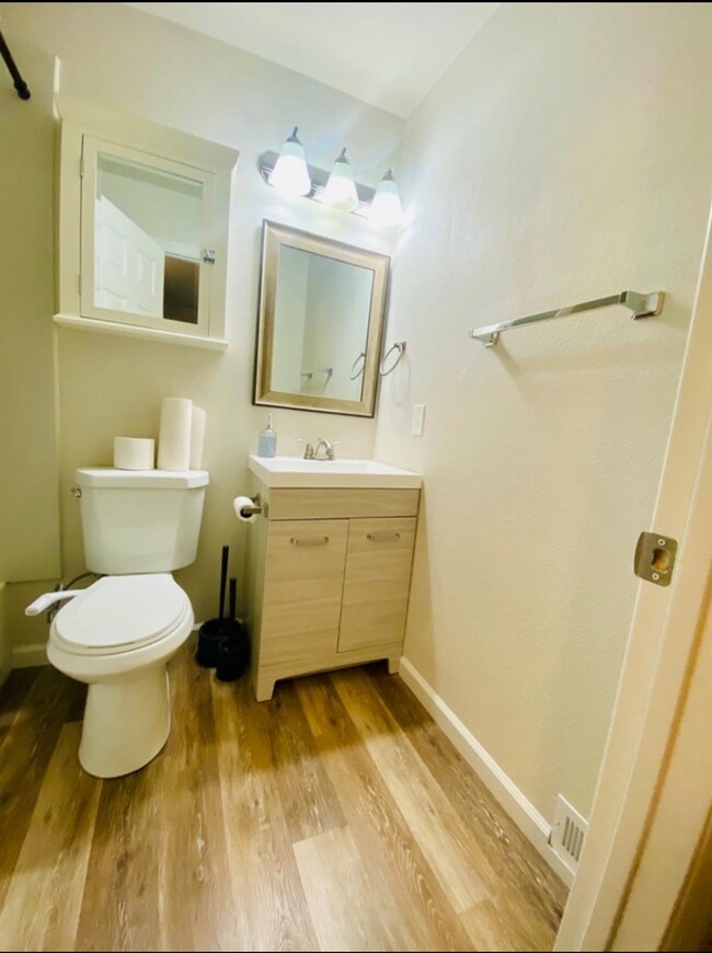 Photo - Freshly renewed Condo!