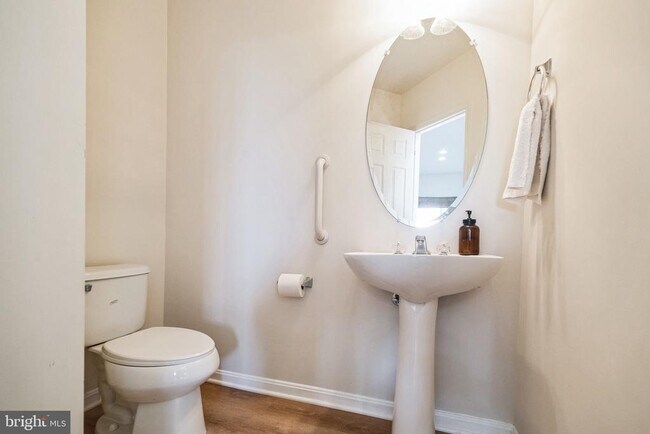 Photo - 215 Kemper Ct