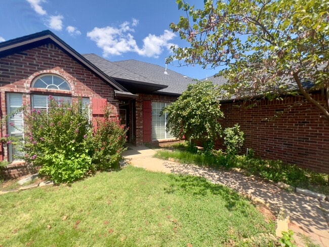Photo - 1121 Charlton Rd