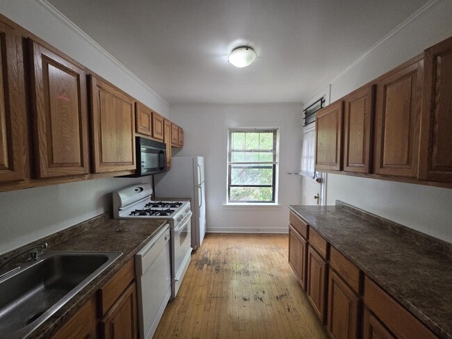 Photo - 800 Sherman Ave Unit 2