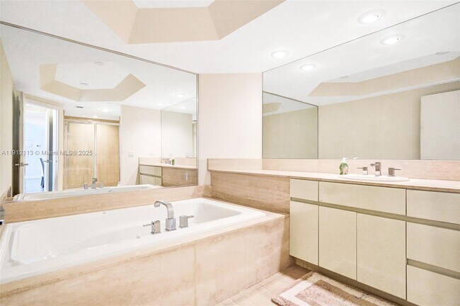 Photo - 3000 Island Blvd Unit 903