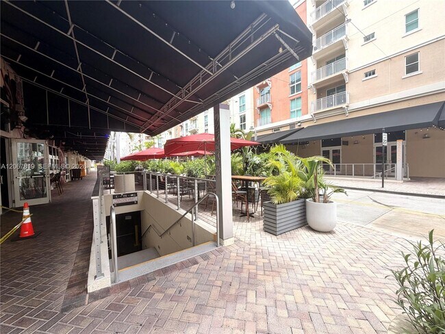 7290 SW 90th St Unit 207