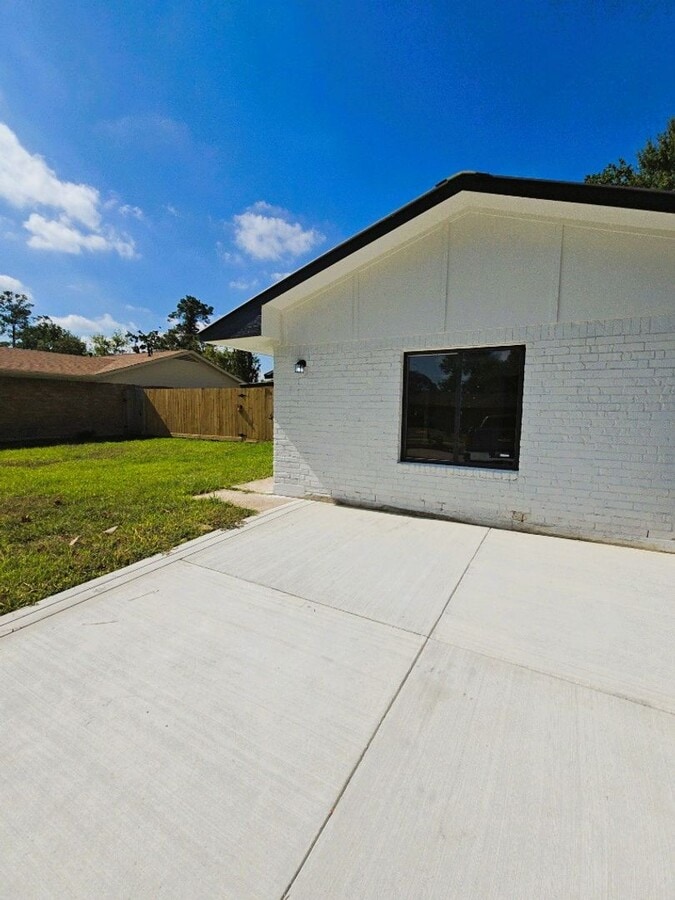 Photo - 7915 Grandridge Dr