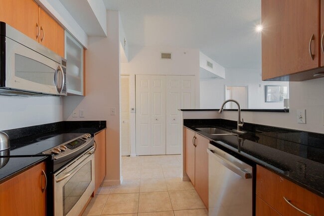 Photo - 804 E Windward Way