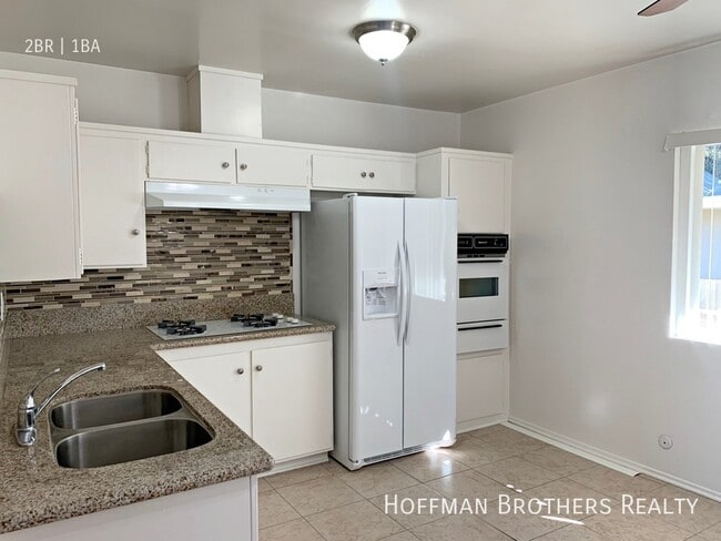 1521 E Windsor Rd Unit 2A