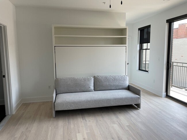 Photo - BROADWAY 385