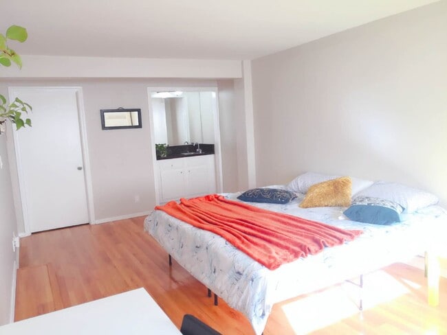 Photo - 1424 Amherst Ave