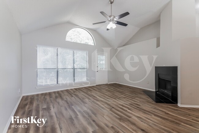 Photo - 701 Long Hill Ct