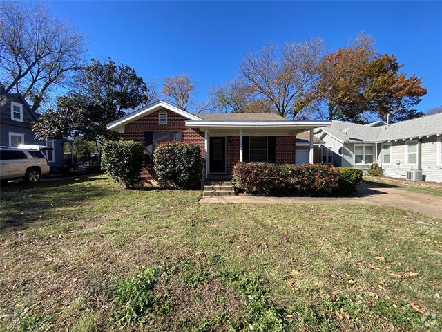 Building Photo - 304 S Waco St Rental