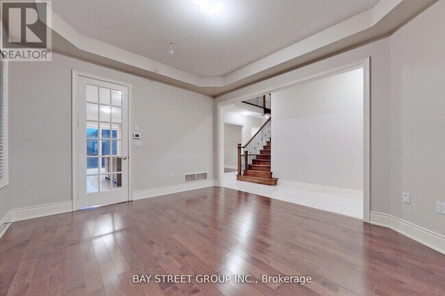 Photo - 423 Threshing Mill Blvd.