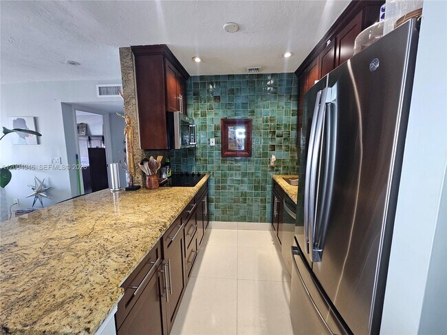 Photo - 3545 NE 167th St Unit 404