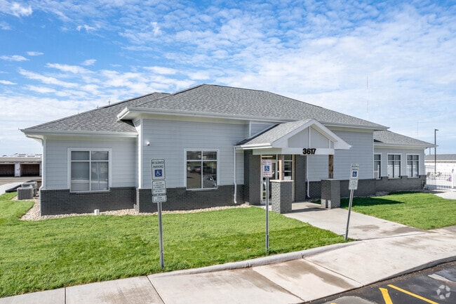 Building Photo - City's Edge