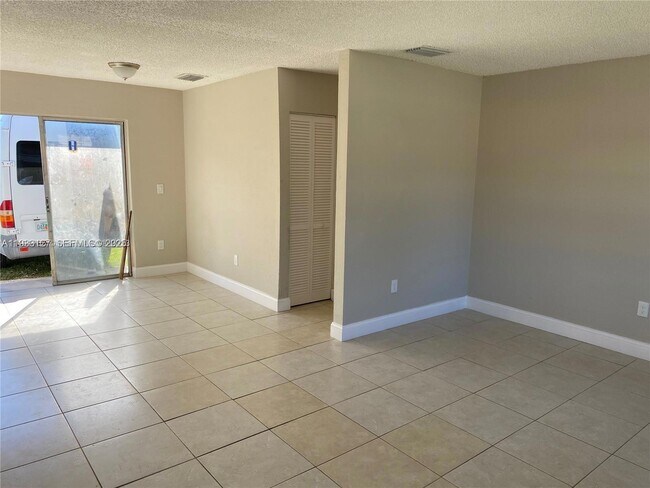 Photo - 1630 SW 4th St