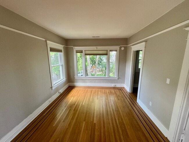 Photo - Gorgeous 2 bed Craftsman in Queen Anne! Open house Saturday!