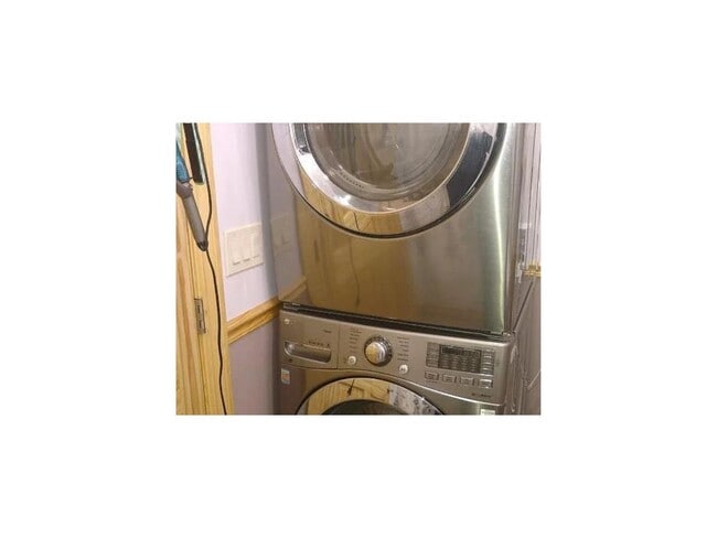 Laundry In Unit - 3401 Hancock Rd