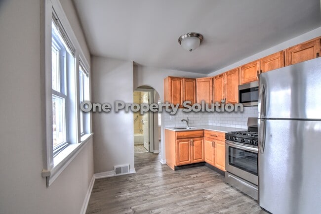 Photo - 4589 Hayes St