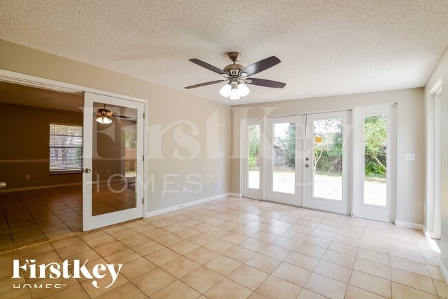 Photo - 1257 Poinsettia Dr