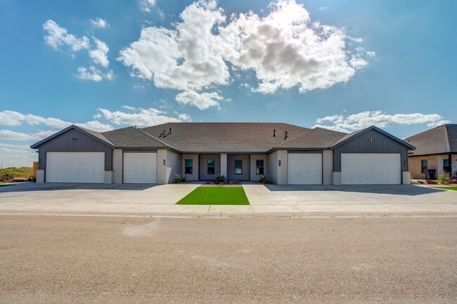 Building Photo - Brand new townhomes in Frenship East!