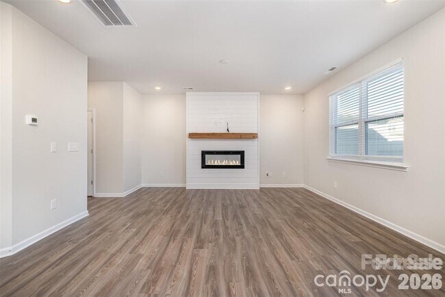 3034 Eastcott Ave