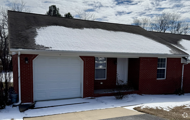 Building Photo - 20 Shadow Ridge Ln Rental