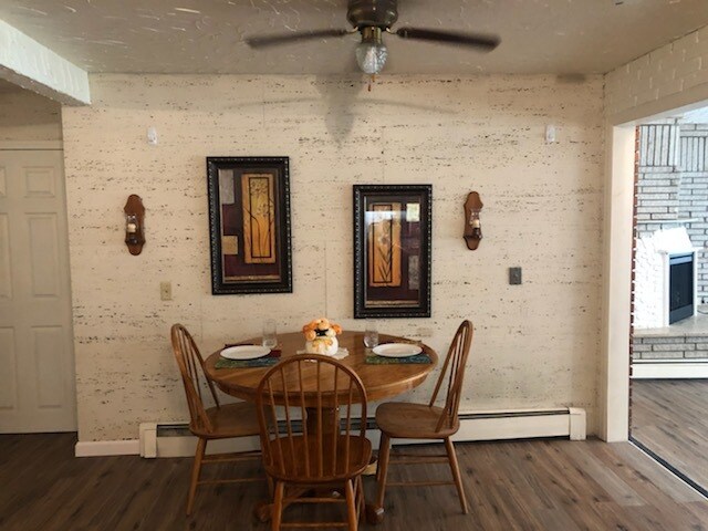 Photo - 1458 Crittenden Rd