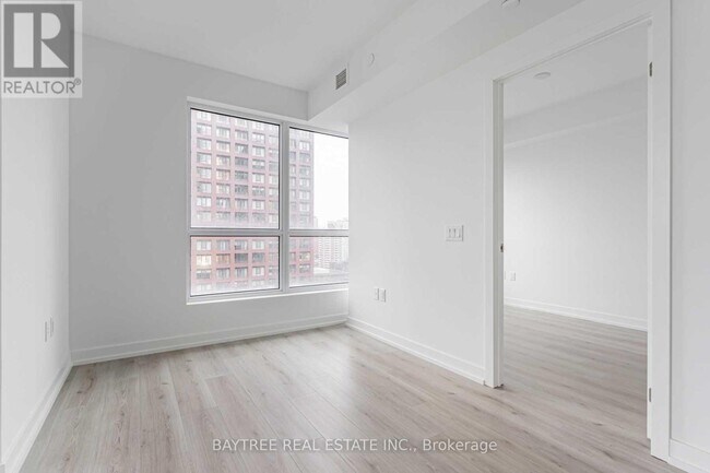 Photo - 395 Bloor St E Unité 1211