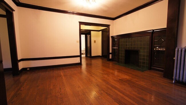 Photo - 2420 N Sawyer Ave Unit 1W