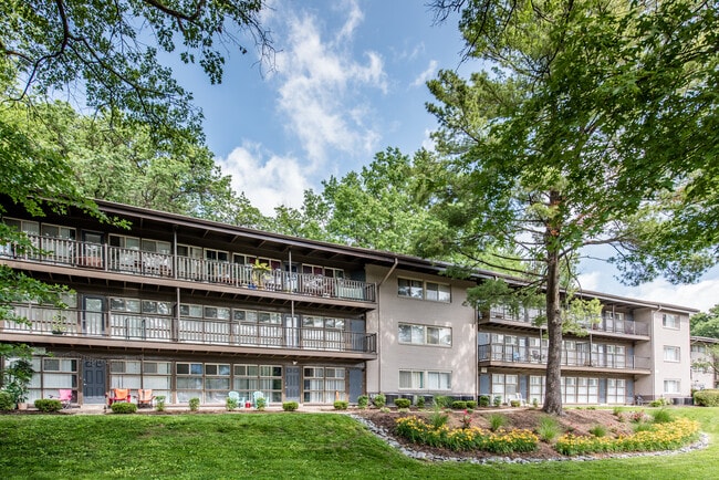 Building Photo - The Gallery on New Hampshire Rental