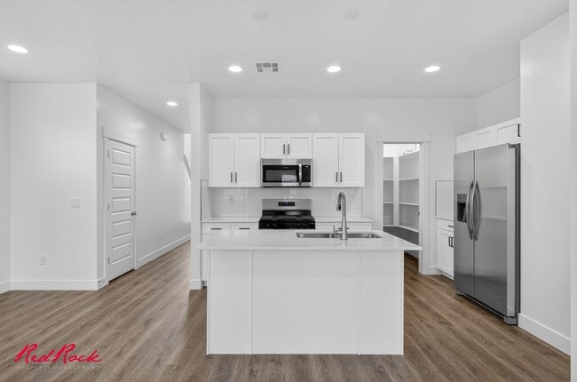 Photo - Stunning 4 Bedroom Home in Beautiful Desert Terrace Community