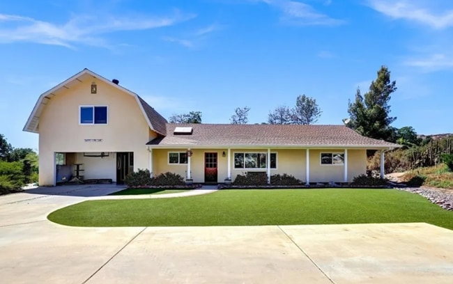 Building Photo - 3 Bedroom 2 Bathroom Home in Wine Country!