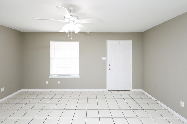 Photo - 8911 McPherson Rd Unidad 4D