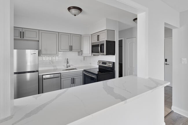 Photo - 6029 N Winthrop Ave