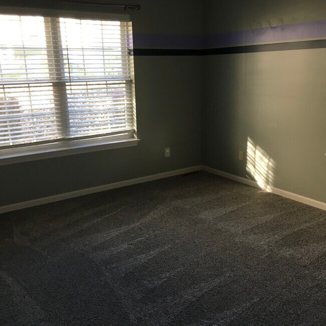 Photo - 605 Holliday Hills Dr