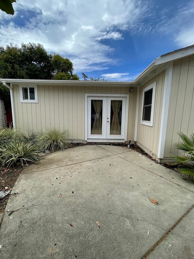 Building Photo - 1746 Sattler Dr Unit B
