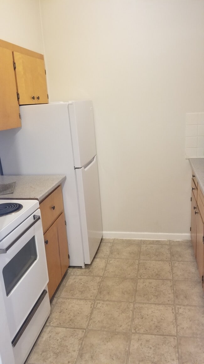 Building Photo - 204 Pleasant St Unit 506