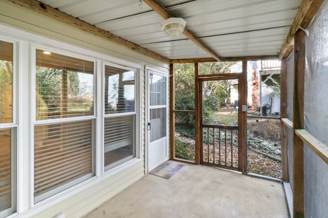 Photo - 319 Wildberry Ln