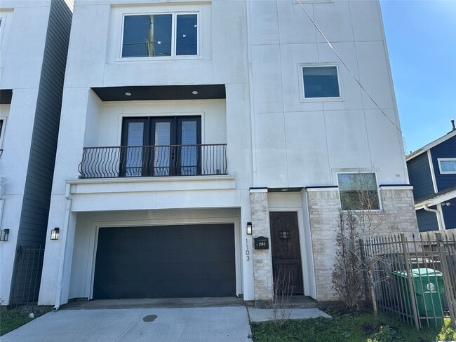 Photo - 1103 Ruthven St