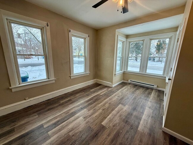 Building Photo - 1130 Prospect Ave Unit Lower