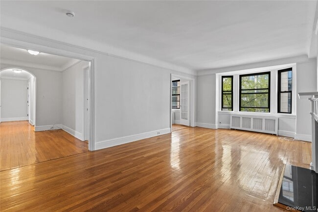 Photo - 240 Martine Ave Unit 4G