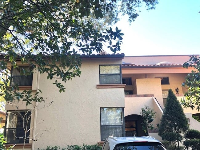 Building Photo - Available for move in February 2026!! Nice corner 2bed/2bath condo on 2nd floor with a spacious b...