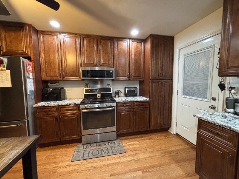 Photo - 1544 Forest Ave Townhome