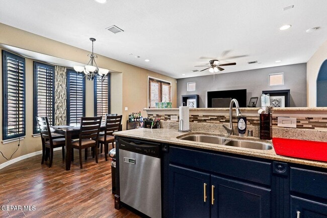 Photo - 2244 Honour Point Pl